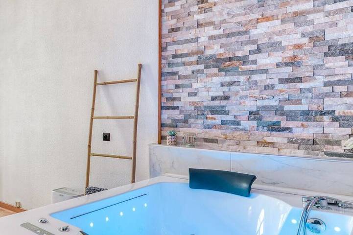 Appartement de vacances pour 4 personnes, avec jacuzzi, animaux acceptés à Carcassonne