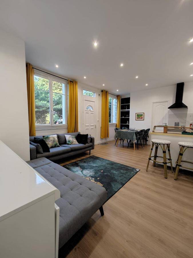 Geheel appartement, Apartment with Garden View in Deuil-la-Barre, Val-d'Oise