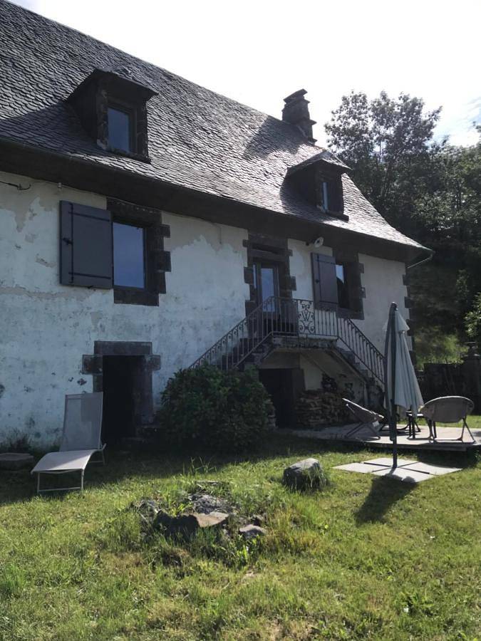 Location de vacances pour 8 personnes, avec vue et jardin, animaux acceptés à Saint-Cirgues-de-Jordanne - 3