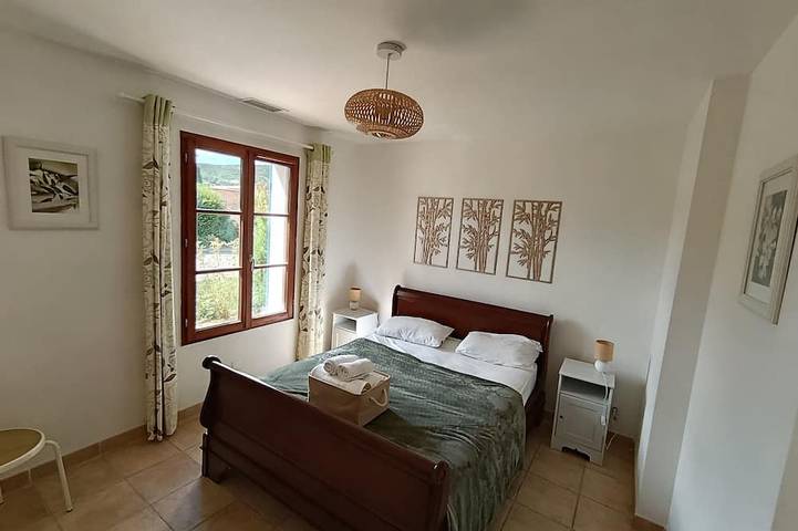 Le Mas des Oliviers - Swimming pool & Farniente in Sernhac, Nimes und Umgebung