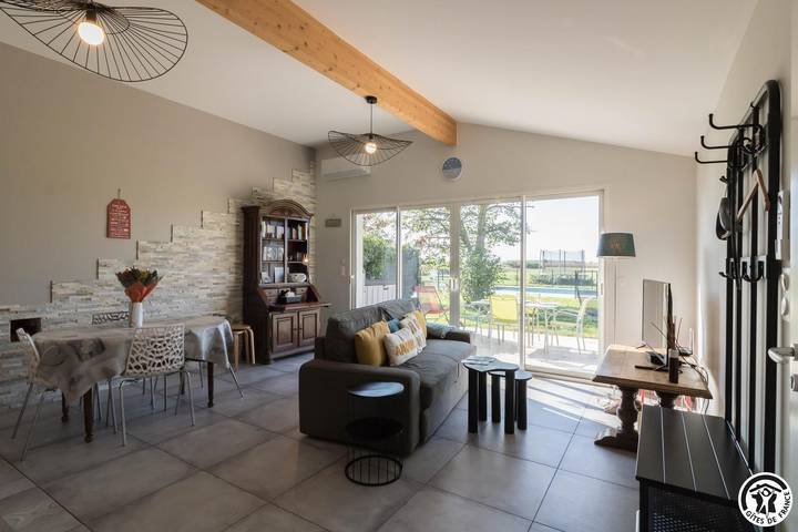 Gîte pour 4 personnes, avec piscine ainsi que terrasse et jardin à Merville - 3