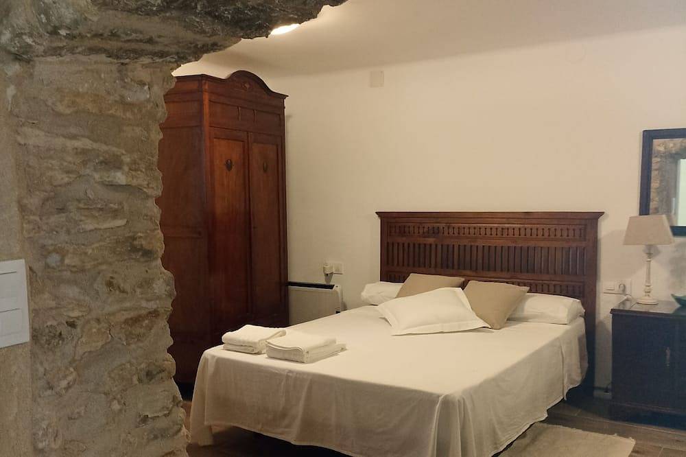 Ganze Wohnung, Rural tourist apartment with spa area. Main Square. Pb. Sant Jordi in Sant Jordi, Castellón Provinz