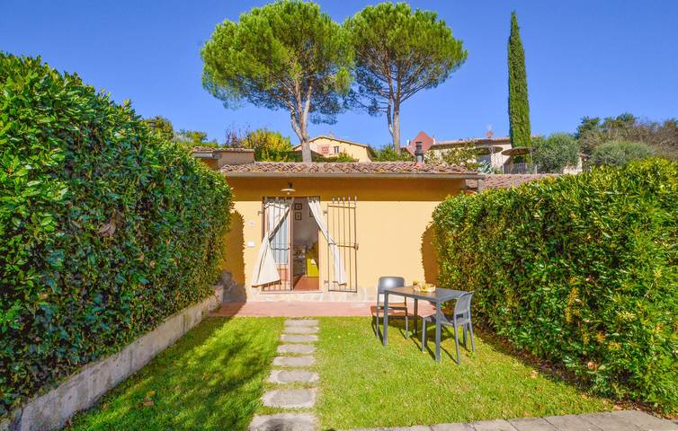 Ferienhaus für 3 Personen, mit Terrasse und Pool, kinderfreundlich