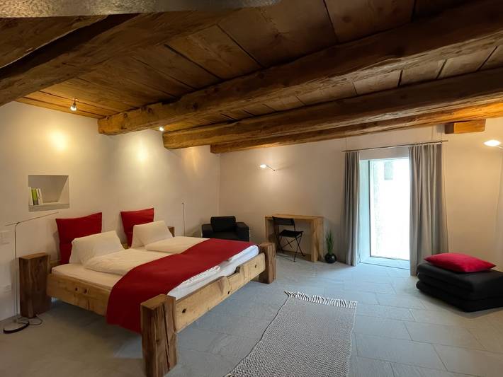 Ganze Ferienwohnung, Historisches Teiler-Haus - 4-Bettwohnung in Splügenpass, Rheinwald