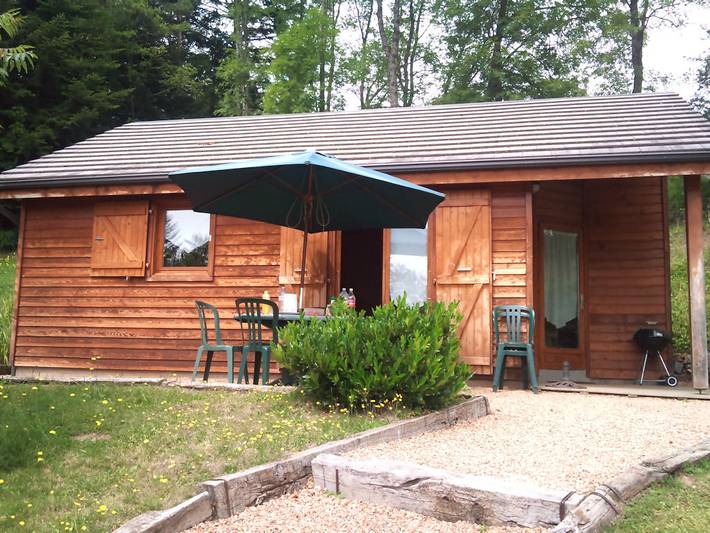 Gîte pour 5 personnes, avec vue sur le lac ainsi que jardin et terrasse à Aydat - 2