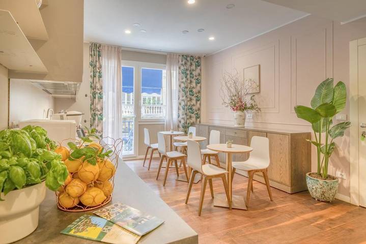 Chambre d’hôte, avec Balcon ainsi que Terrasse et Vue à Alassio