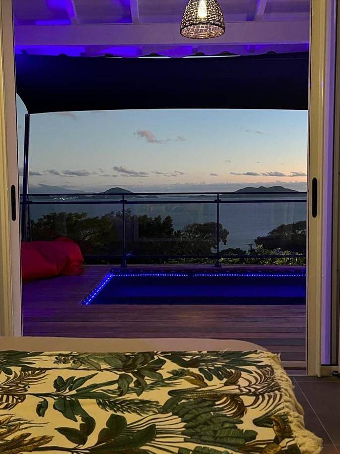 Chambre d’hôte pour 2 personnes, avec piscine ainsi que vue et jardin en Guadeloupe - 3