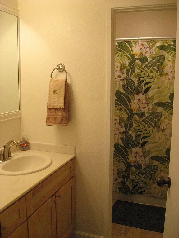 Vacation rental for 2 people, with hot tub and yard as well as terrace and pool in Waikoloa