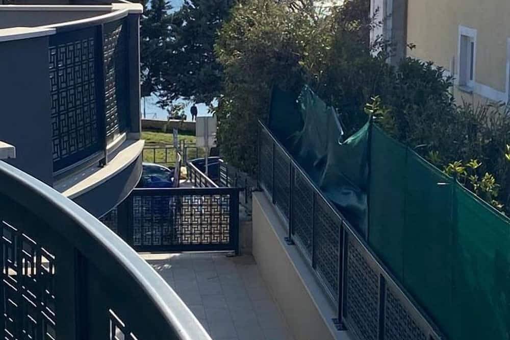 Appartement entier, -Super appartement en duplex -avec vue sur la mer -situé directement sur la plage -garage souterrain in Pjescana Uvala, Côte Sud d'Istrie