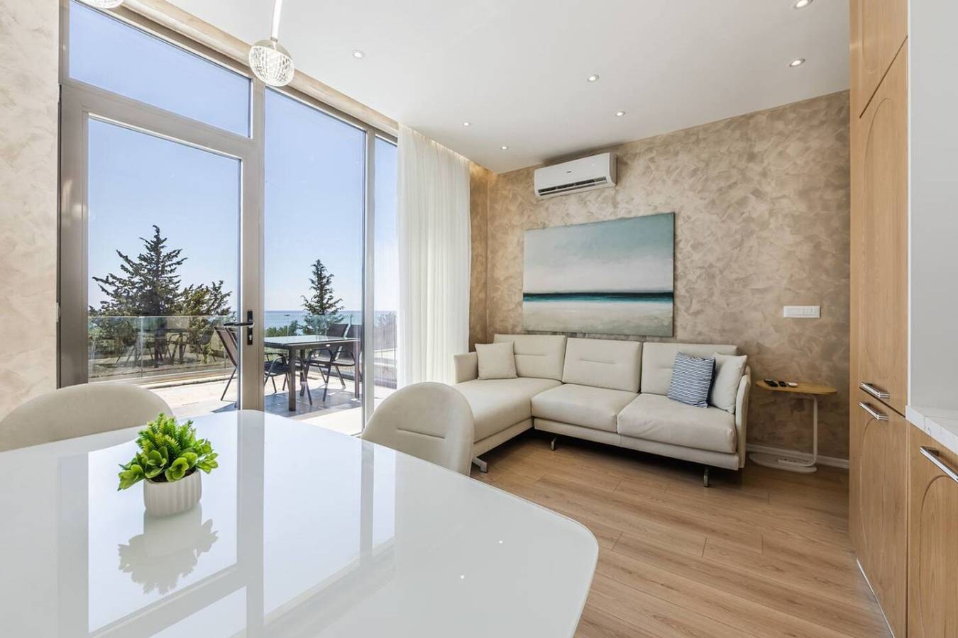 Appartement entier, Pearl Coast Drymades | Elegant 2Br Apartment in Dhërmi, Himarë
