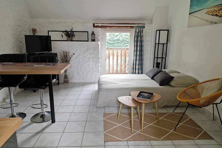 Gîte pour 2 personnes, avec piscine et jardin à Bonnemain - 2