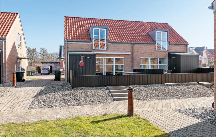Ferieudlejning for 4 personer, med Terrasse i Lohals