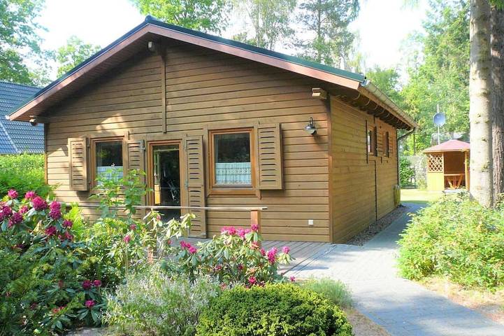 Bungalow für 4 Personen, mit Terrasse und Garten in Glowe