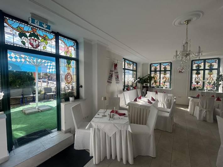 Hotel, mit Terrasse und Garten in Lindow