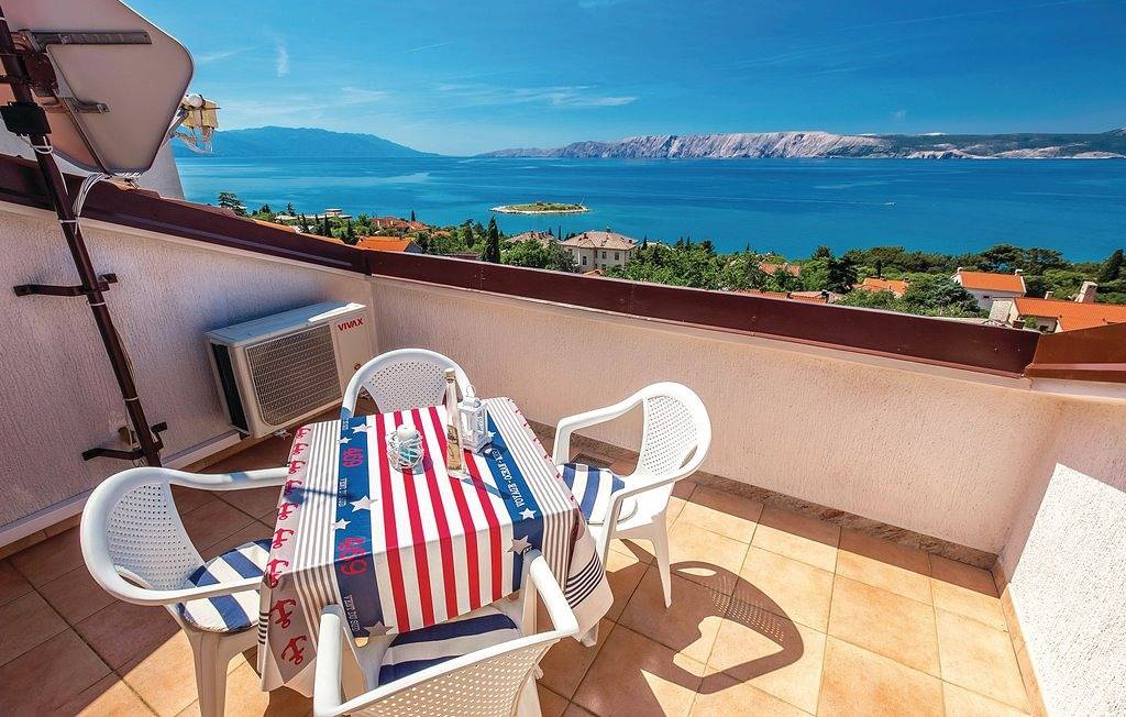 Ganze Wohnung, 2-Zimmer-Ferienwohnung mit Terrasse und Meerblick Novi Vinodolski A-15946-b in Novi Vinodolski, Primorje-Gorski Kotar