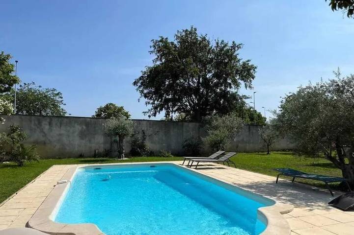 Maison de vacances pour 4 personnes, avec jardin à Châteaurenard