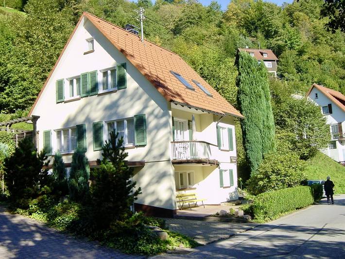 Ferienhaus für 10 Personen, mit Balkon/Terrasse und Balkon sowie Terrasse in Schönmünzach