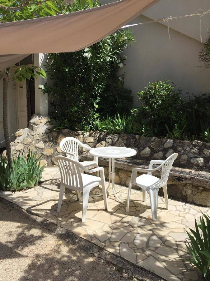 Appartement entier, One-Bedroom Apartment in Allègre-les-Fumades, Région d'Alès