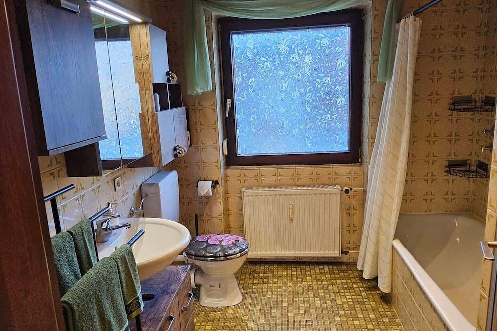 Ganze Wohnung, Ferienwohnung 'Holiday Auszeit Am Wald' mit privater Terrasse, Wlan und Klimaanlage in Bonndorf im Schwarzwald, Südschwarzwald