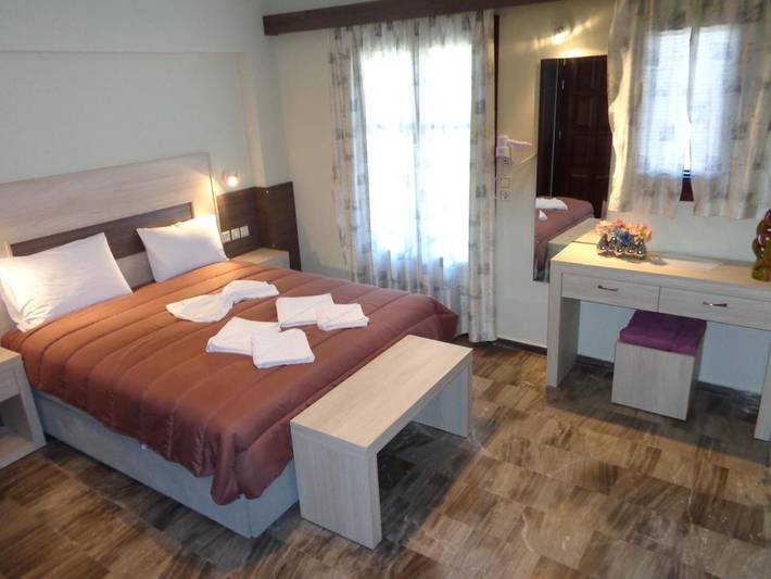 Ferienhaus für 2 Personen, mit Balkon und Whirlpool sowie Terrasse und Garten in Petra (Griechenland) - 4