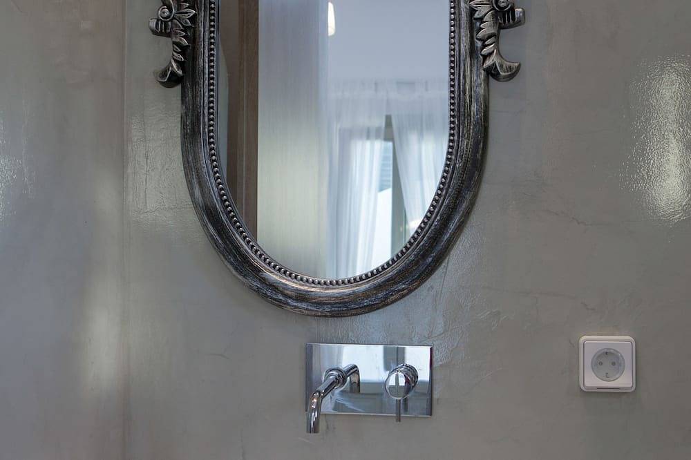 \"Dafnes Villa 1\" Private Pool in Agios Georgios (Santorini), Santorini