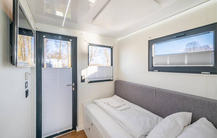 Seaside Hausboot Haven: TV, Heizung, Internet, Parkplatz in Sagard, Nationalpark Jasmund