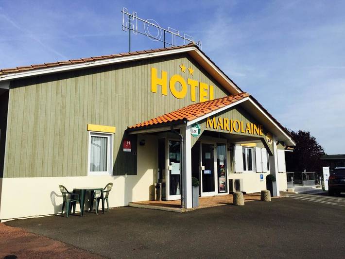 Hôtel pour 2 personnes, avec terrasse à Roullet-Saint-Estèphe