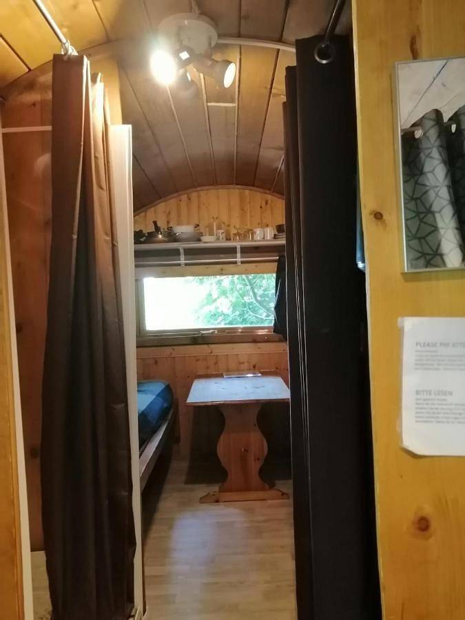 Gîte pour 3 personnes, avec Terrasse et Vue à Mijoux - 2