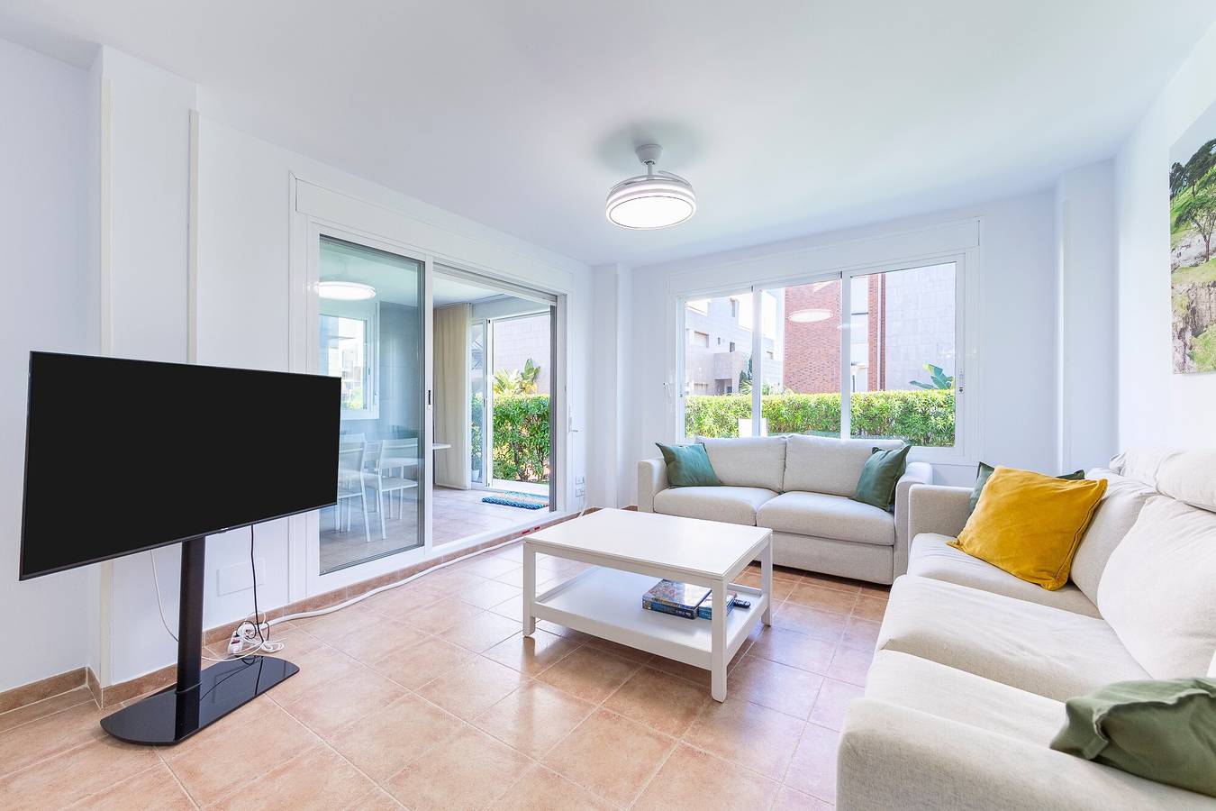 Ganze Wohnung, Apartment 'Apartamento Luz De Baria' mit Gemeinschaftspool, privater Terrasse & Klimaanlage in Playas de Vera, Vera