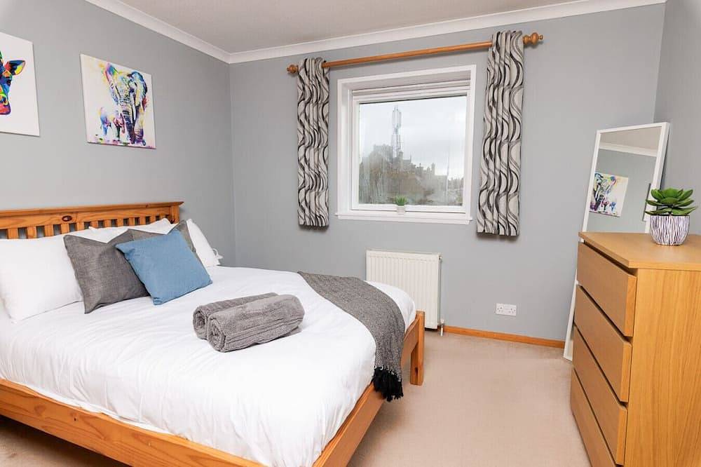 Ganze Wohnung, Stylish Lerwick 2Br Apt with Harbour & Town Views in Shetland Inseln