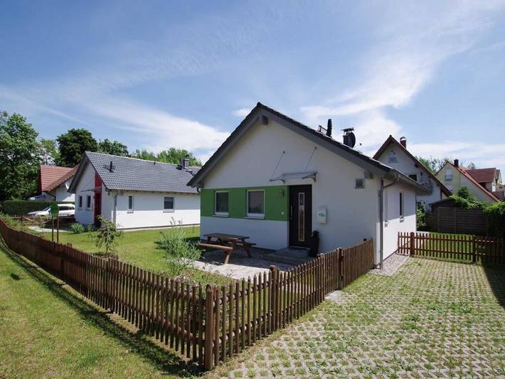 Ferienhaus für 4 Personen, mit Garten und Terrasse sowie Sauna in Rechlin