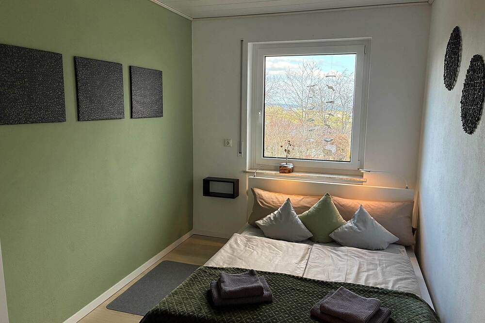Ganze Wohnung, Ferienwohnung mit Terrasse und 4 Schlafräumen in Oberelsbach, Rhön-Bayern