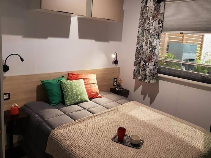 Camping Les chênes - Mobilheim 4 personen - Komfort Plus Klimatisiert - 2 Zi - 4 x 8.20m / Jasmin und Mimosa in Junas, Mittelmeerküste (Frankreich)