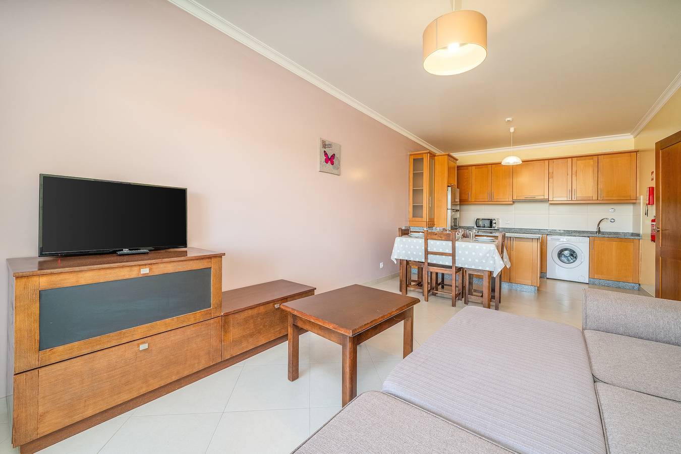 Ganze Wohnung, T1-Apartment mit Gartenblick, Block 3-1ºc, Gemeinschaftspool, Wlan & Klimaanlage in Alporchinhos (Atlantikküste), Porches