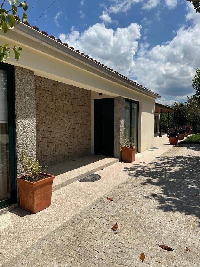Gîte pour 2 personnes, avec vue et piscine ainsi que terrasse et jardin dans Santa Marinha do Zêzere - 2