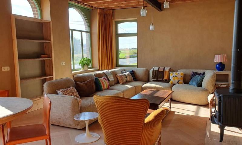 Vakantiehuis voor 12 personen, with terras and tuin as well as zwembad and uitzicht in Heuvelland