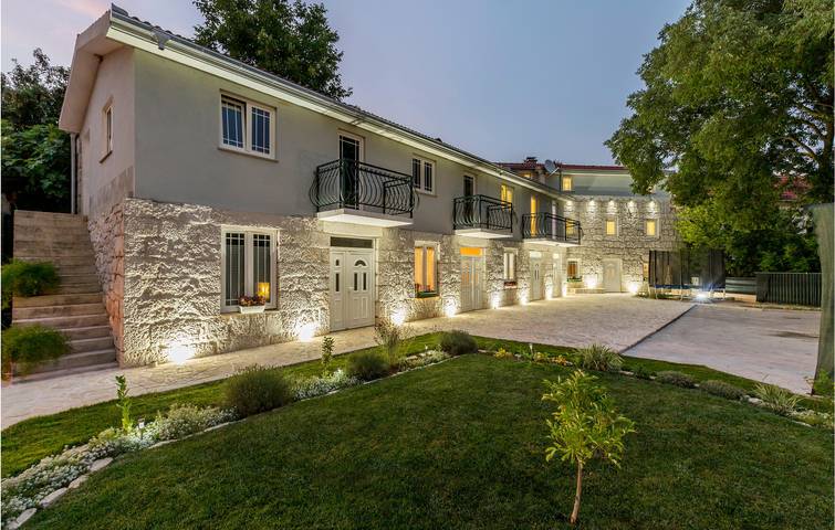 Ferienhaus für 10 Personen, mit Terrasse und Whirlpool, mit Haustier in Split-Dalmatien - 3