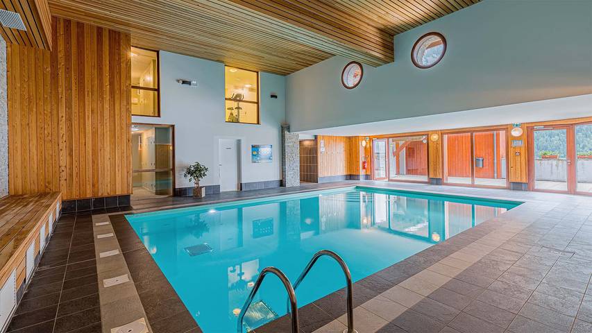 Chalet pour 7 personnes, avec sauna et balcon, adapté aux familles à Vaujany