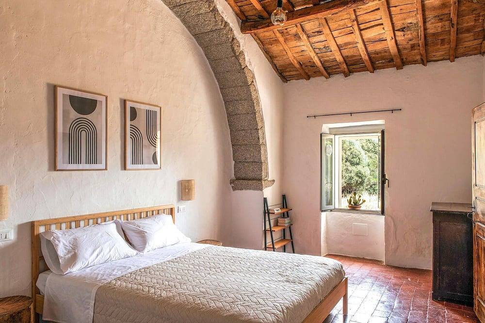 Gezellig huis met 2 slaapkamers in. in Luogosanto, Gallura