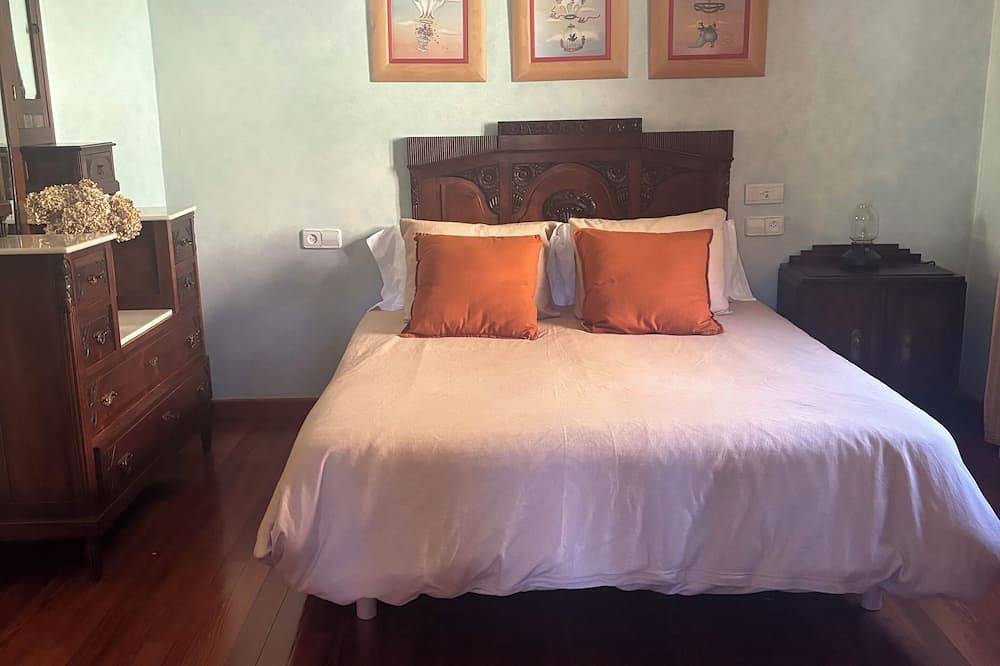 Villa con Vistas al mar y Piscina Privada in Marín, Rías Baixas