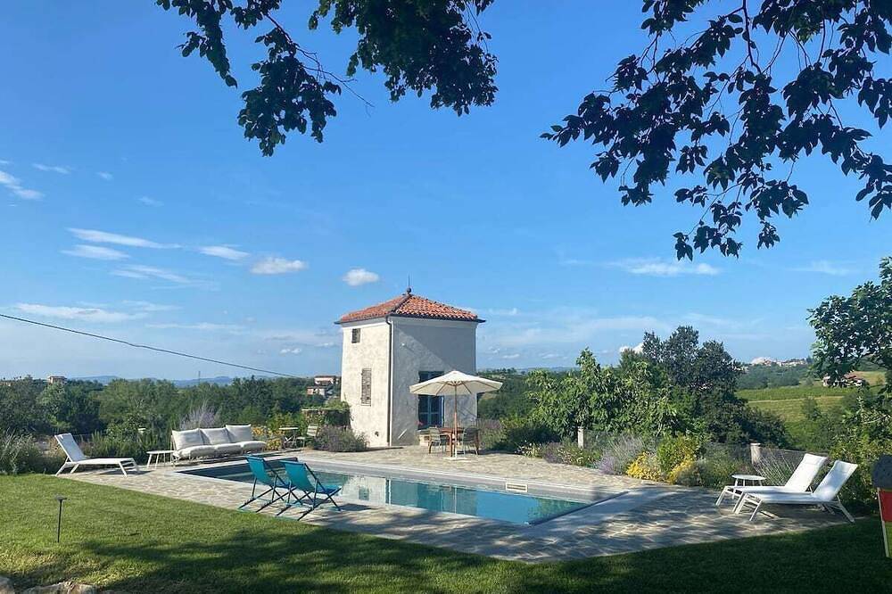 Romantic Italian Villa in the Langhe w/swimming pool in Mondovì, Cuneo Province