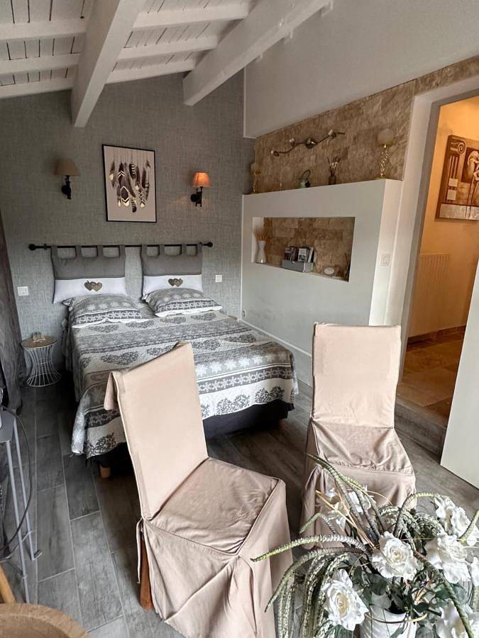 Gîte pour 4 personnes, avec jardin ainsi que vue et piscine à Châteauneuf-de-Gadagne - 2