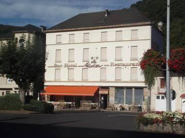 Hôtel pour 3 personnes, avec terrasse et jardin à Bort-les-Orgues