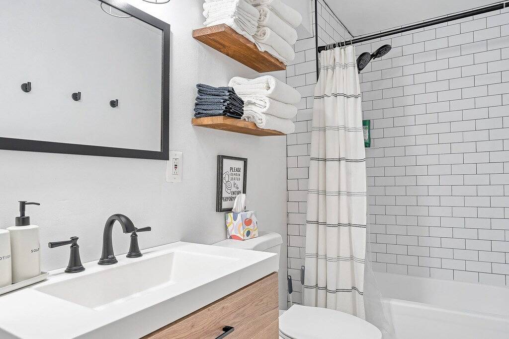 Cheerful 2 Bedroom House on the Hill in St. Louis in St. Louis, Missouri