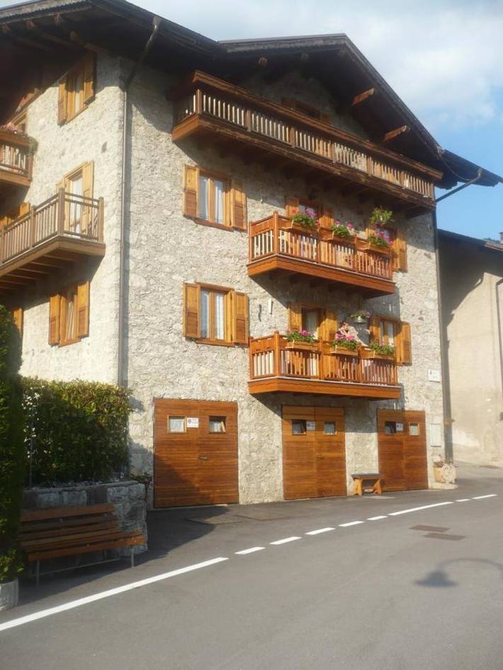 Gîte pour 4 personnes, avec Balcon et Terrasse ainsi que Jardin et Vue à Canal San Bovo