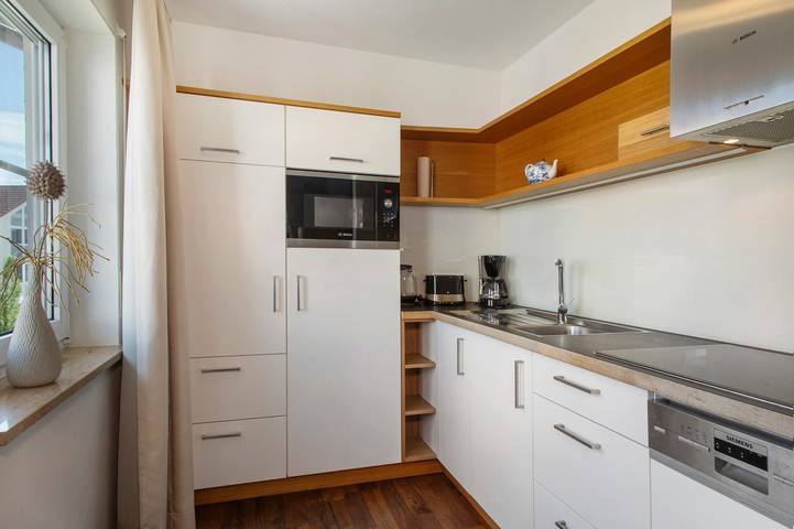Entire apartment, Obst- und Ferienhof Lehle – Apartment Jonagold with Shared Terrace, Garden & Wi-Fi in Immenstaad, Immenstaad am Bodensee