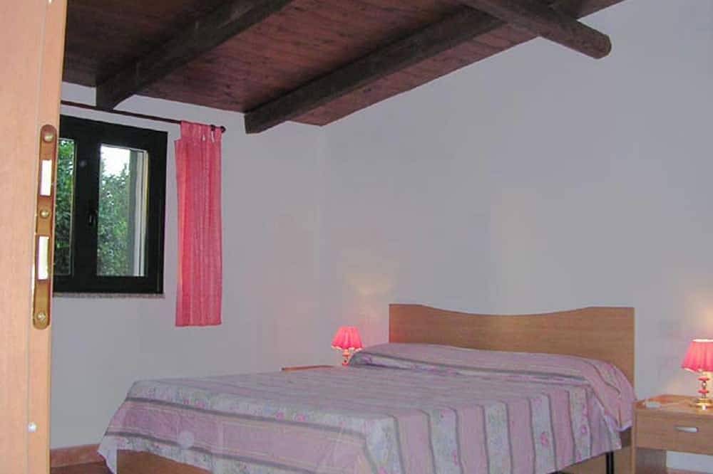 Ganze Wohnung, Apartment in villa of the Oranges 300 meters from the beach in Orosei, Golf von Orosei