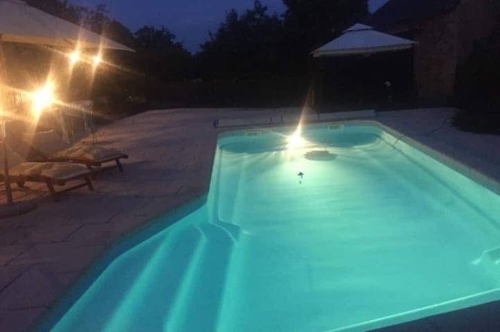 Appartement de vacances pour 4 personnes, avec Jacuzzi et Terrasse ainsi que Jardin et Piscine