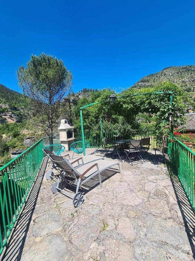 Location de vacances pour 4 personnes, avec vue ainsi que piscine et balcon, adapté aux familles à Sainte-Enimie - 3