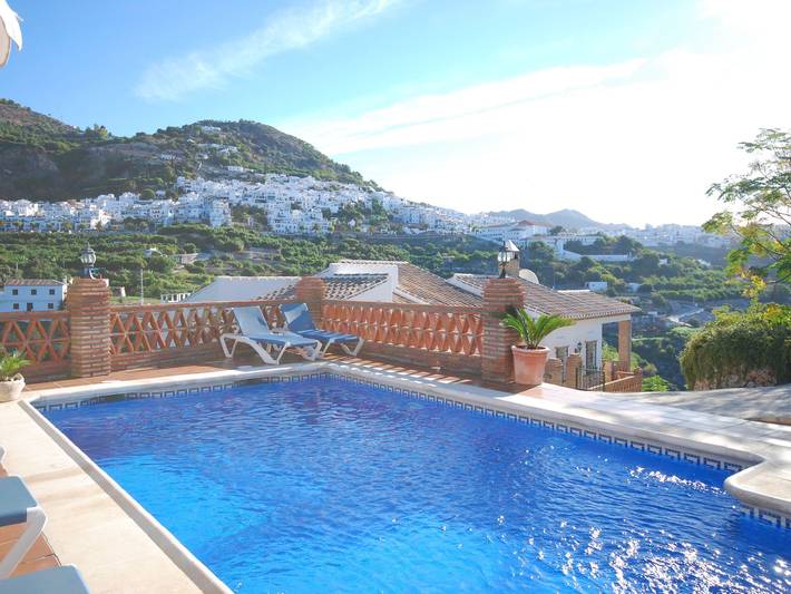 Chalet para 6 personas, con piscina y terraza en Frigiliana